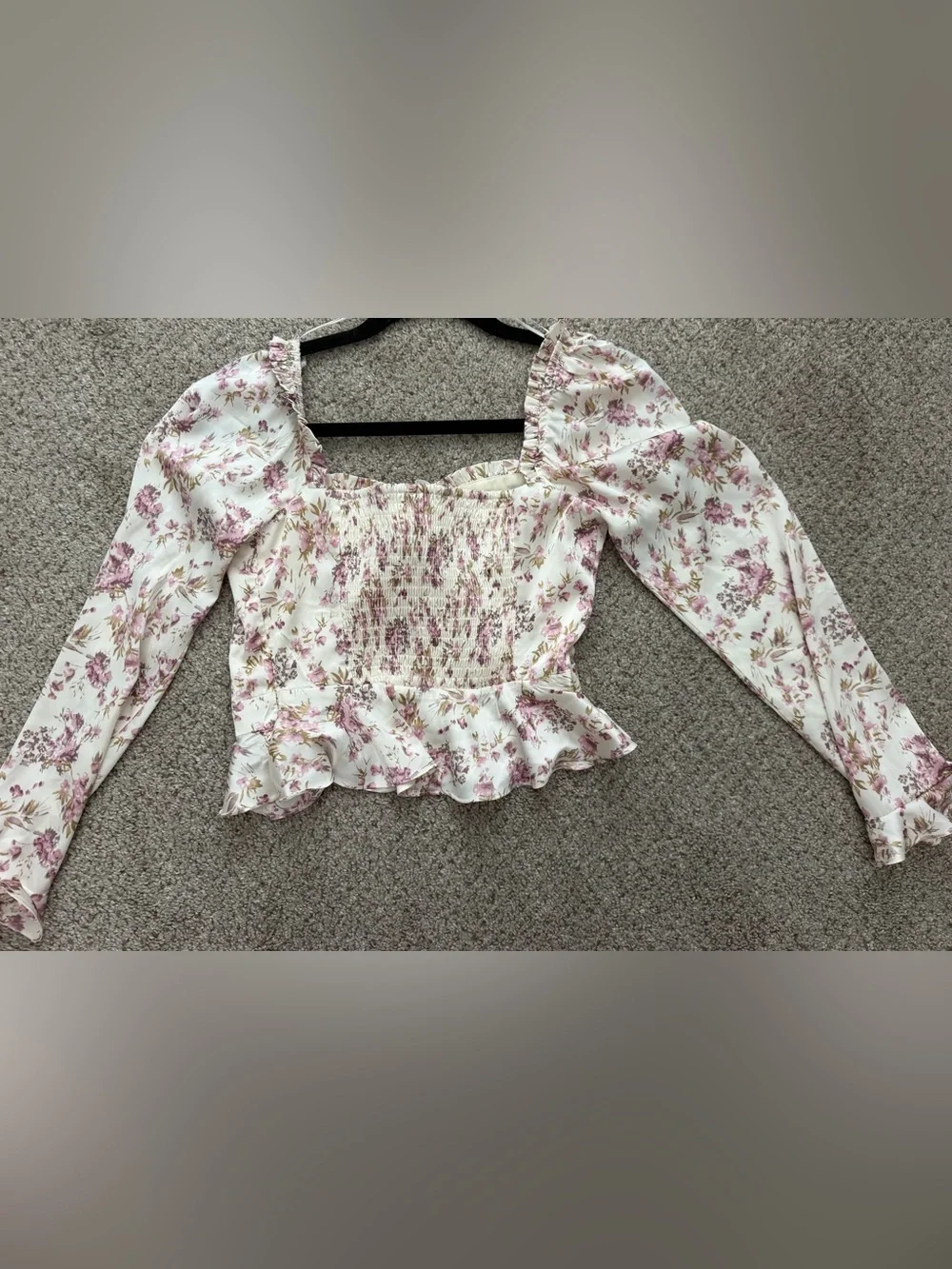 ASTR the Label Bust Floral Top Satin Cream
